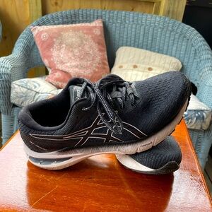 ASICS women’s running shoes